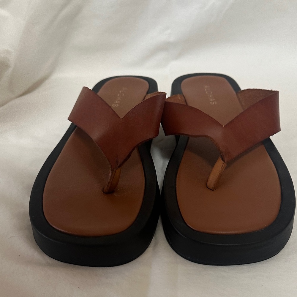 ALOHAS Tan/Brown Leather Thong Sandals with Black Trim - Picture 5 of 5